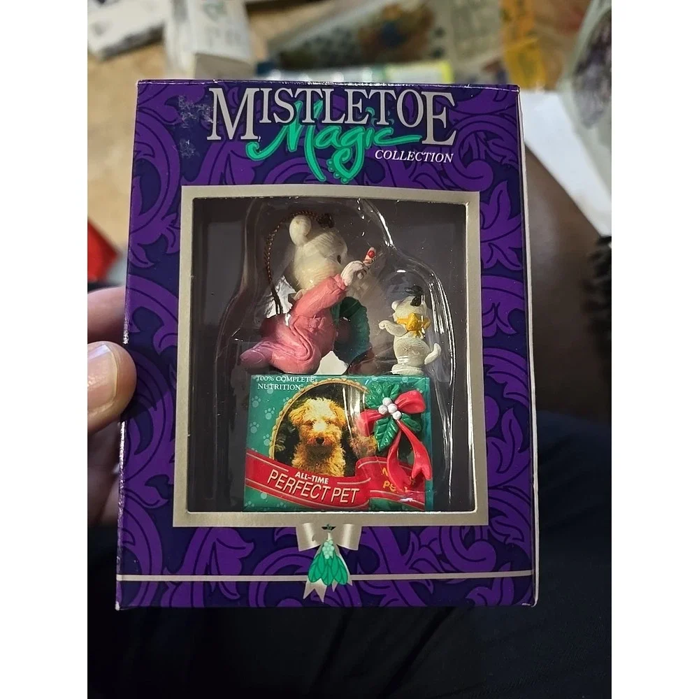 Mistletoe Magic Collection Ornament All Time Perfect Pet Bear Dog Wreath NIP